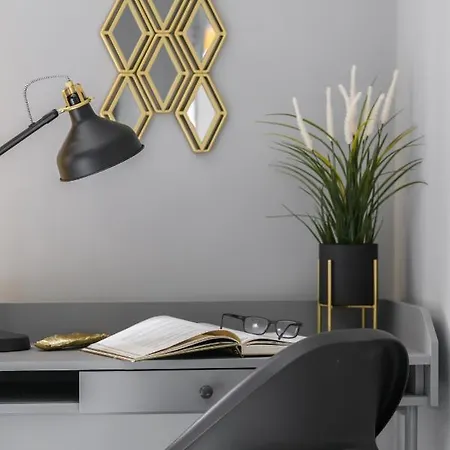 Chociszewskiego By Renters Apartamento